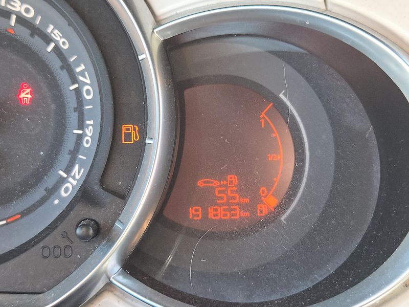 Citroën DS3 (2010) 1,6i 115kw i na splátky všem!  - fotka 10 z 10