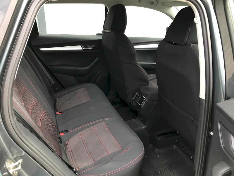 Škoda Karoq (2019) AMBITION TSI 1.5-110KW 6MP - fotka 14 z 24