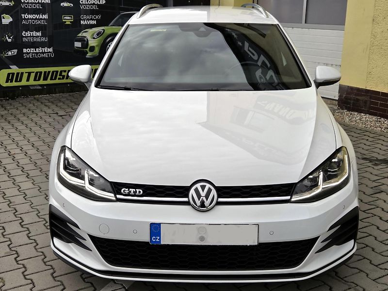 Volkswagen Golf 2,0GTD 135kW DSG, DPH, SERVIS  - fotka 2 z 51