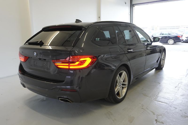 BMW Řada 5 520D TOURING XDRIVE STEPTRONIC - fotka 5 z 29