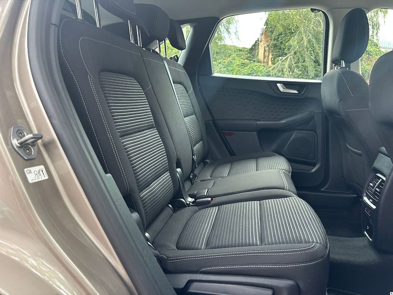 Ford Kuga 2.0EB-140KW/2021/TITAN-4x4-Z36 - fotka 24 z 49