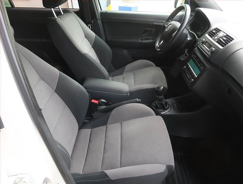 Škoda Fabia (2013) Monte Carlo 1.6 TDI, Tempomat - fotka 9 z 16