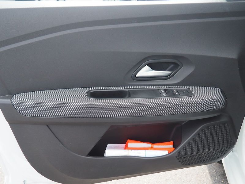 Dacia Sandero (2021) 1.0 SCe, 1. Maj ČR - fotka 9 z 31