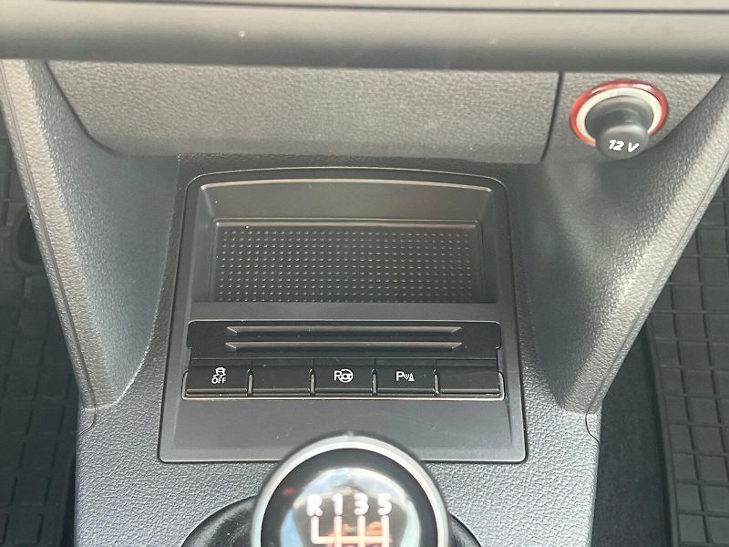 Volkswagen Touran (2013) Comfortline 1.4 TSI 103 kW 6°m - fotka 25 z 30