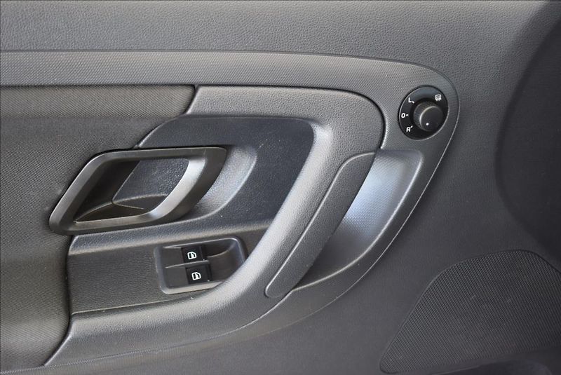 Škoda Roomster 1,2 TSi, 1.maj,SCOUT,digiklima - fotka 20 z 23