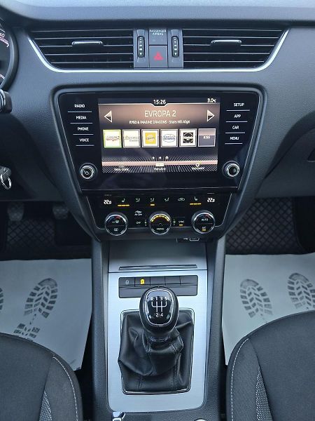 Škoda Octavia STYLE LED DIGIKLIMA-DPH - fotka 12 z 37