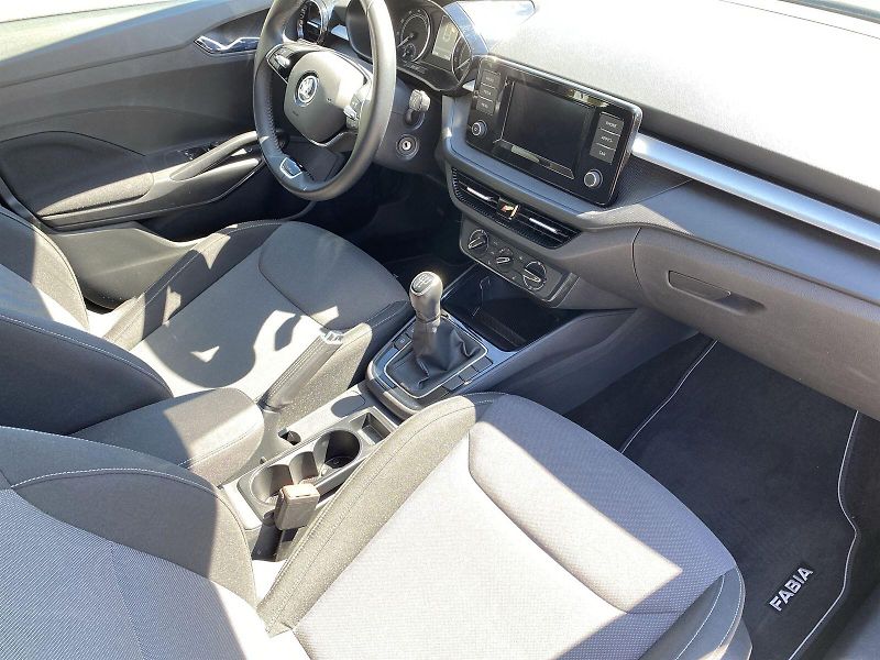 Škoda Fabia (2021) 1.0 TSI Ambition Plus - fotka 9 z 27