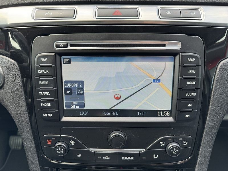 Ford S-MAX (2014) 2.0TDCi Titanium Navi Pano - fotka 12 z 46