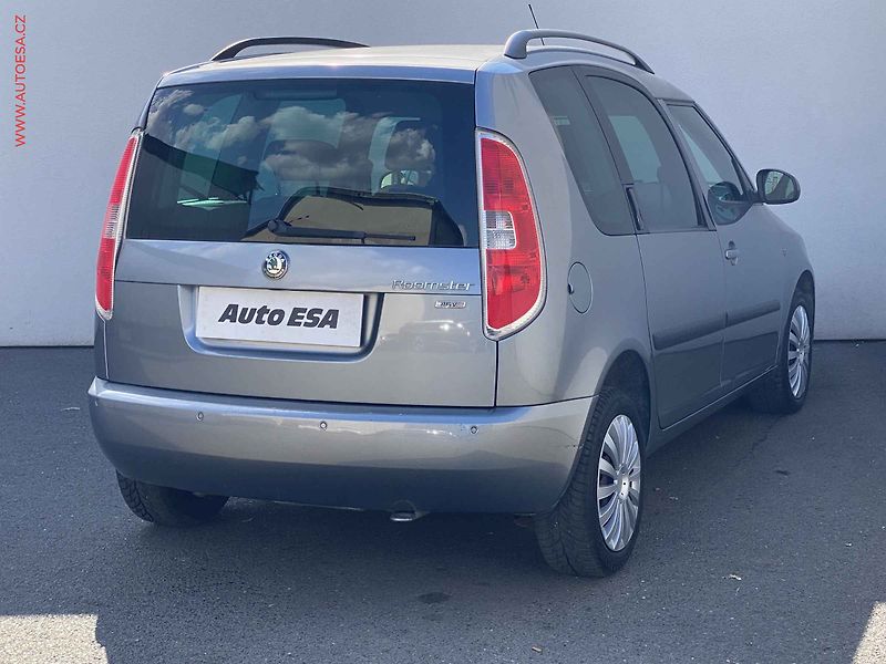 Škoda Roomster (2009) 1.6i, Style Plus, AT - fotka 4 z 16