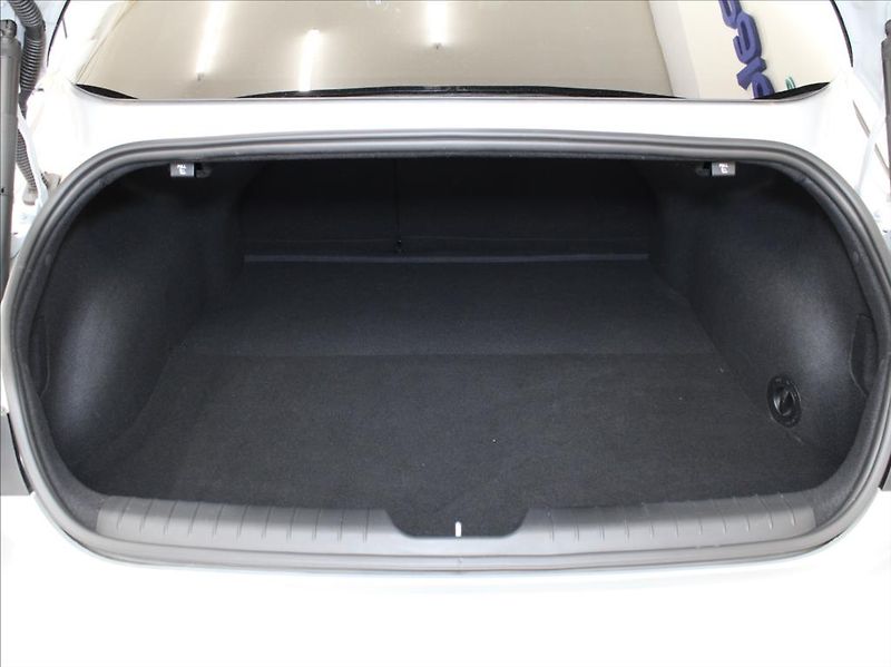 Hyundai Ioniq 6 0,0 ECO 53kWh 111kW 29tkm! - fotka 24 z 27