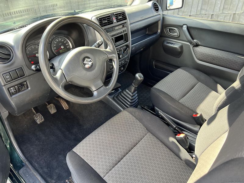 Suzuki Jimny 1.3 16v 63 kW 72.000KM 1.MAJ - fotka 8 z 14