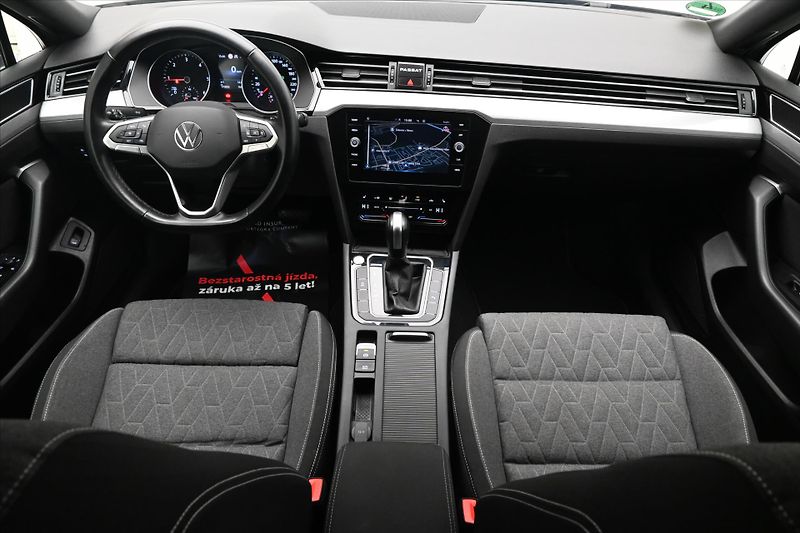 Volkswagen Passat 2,0 TDI 110 kW DSG Business Zá - fotka 15 z 31