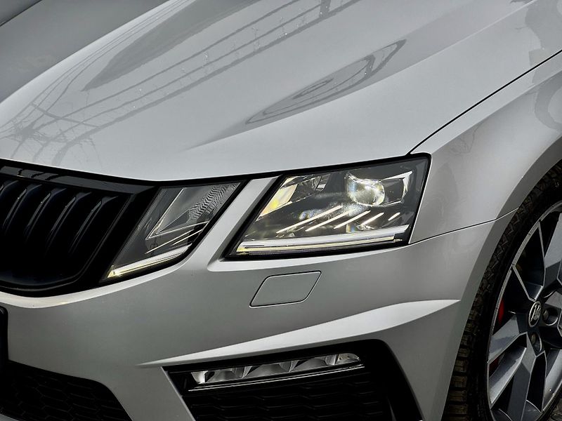 Škoda Octavia (2019) 2.0TSi 245 RS, DSG, PANO   - fotka 38 z 50