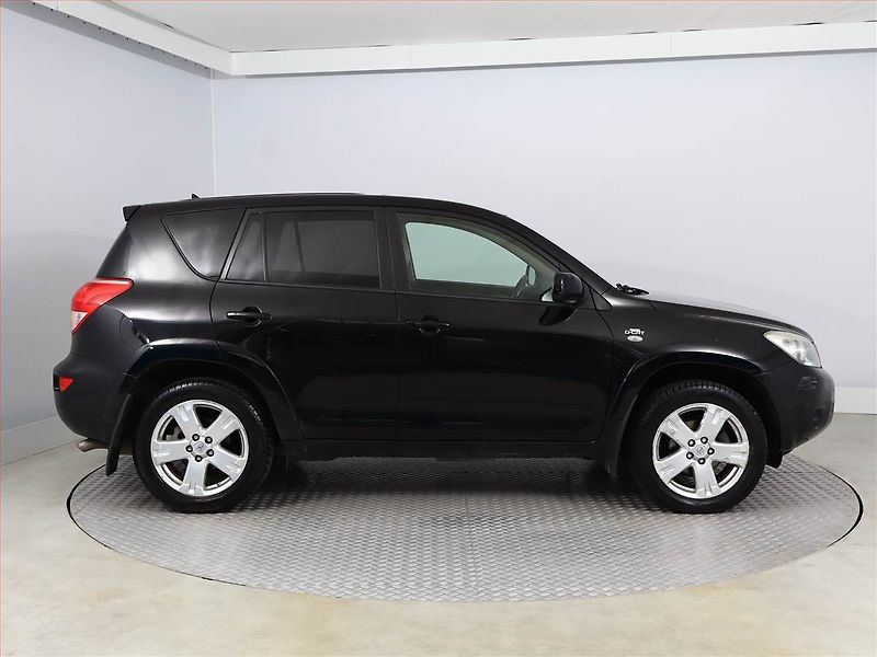 Toyota RAV4 (2008) 2.2 D-CAT, 4X4, Tempomat - fotka 6 z 19