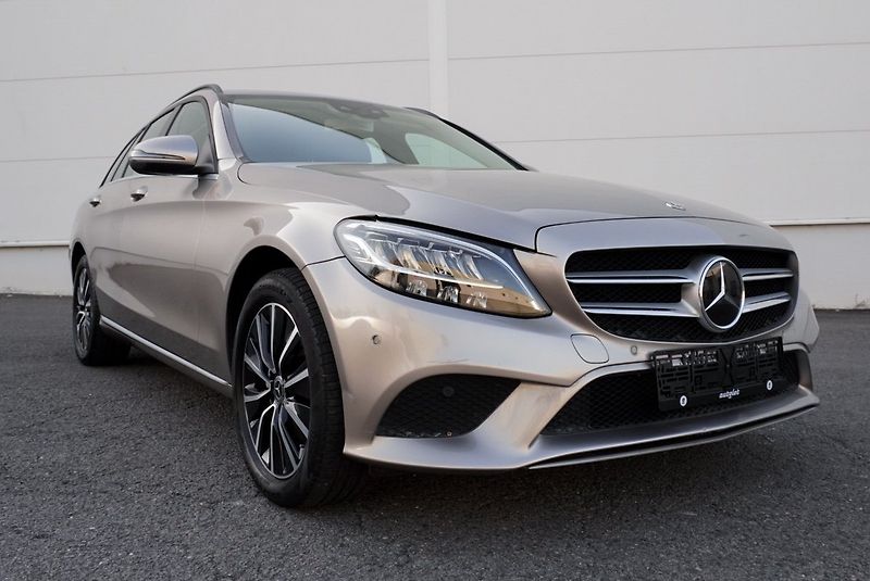 Mercedes-Benz Třídy C C 220CDi 4Matic Business - fotka 2 z 34