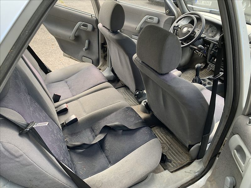 Škoda Felicia 1,3 LXi - RUČNÍ ŘÍZENÍ - fotka 9 z 13