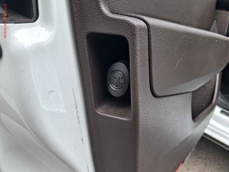 Škoda Superb (2017) 2.0TDi, DSG, bixen, kůže - fotka 14 z 21