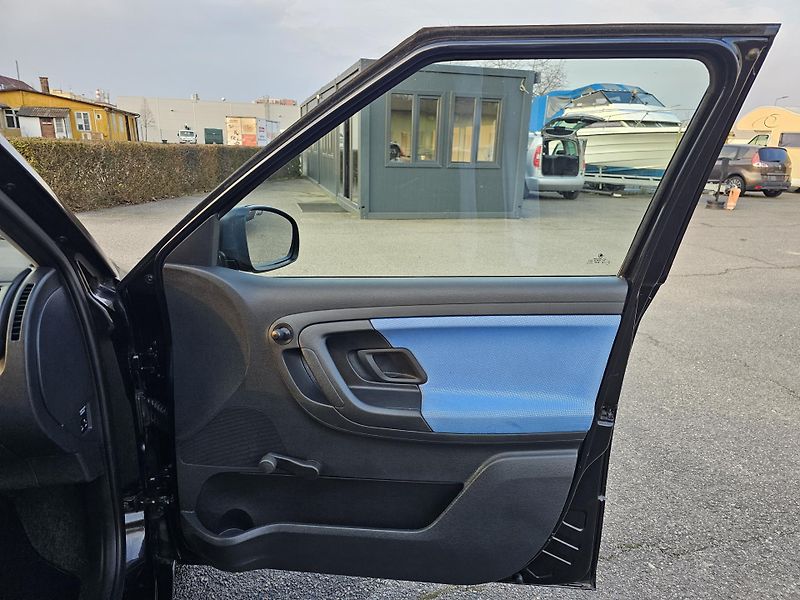 Škoda Fabia 1.4 16v 63kW,KLIMA,8xAIRBAG - fotka 23 z 37