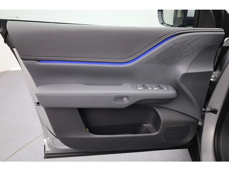 Xpeng G6 RWD Standard Range - fotka 10 z 12