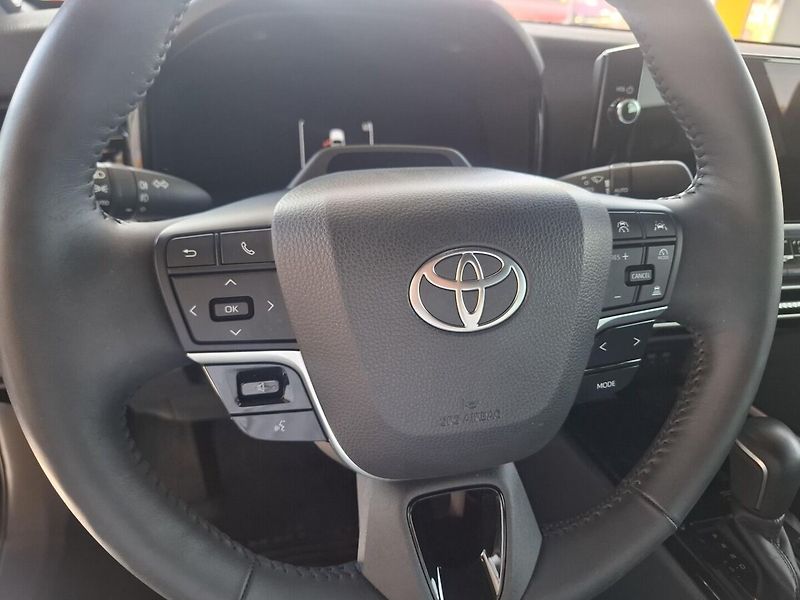 Toyota Camry 2.5HEV 137KW 2024 - fotka 11 z 14
