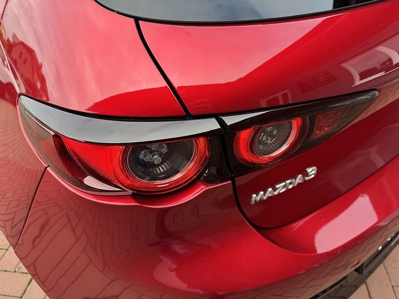 Mazda 3 (2019) 2.0i G-122 Ad.LED Bose Kamera - fotka 43 z 49