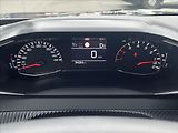 Peugeot 2008 1,2 PT  Allure EAT8 zár 6/28 - náhled 12