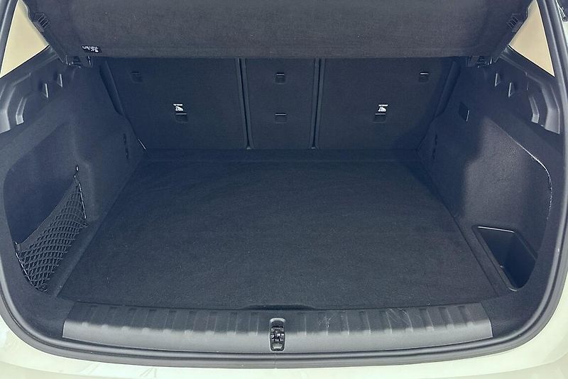 BMW X1 xDrive30e - fotka 13 z 13