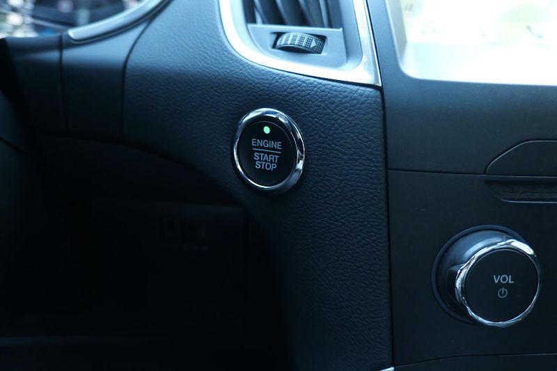 Ford S-MAX 2.0 Kůže Panorama 7 míst Tažné - fotka 30 z 52