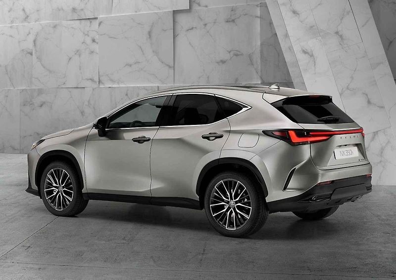 Lexus NX během testovací jízdy