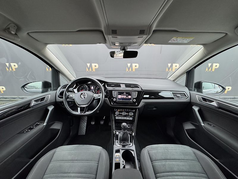 Volkswagen Touran (2017) 1.4TSi Highline 7míst RZV - fotka 13 z 48