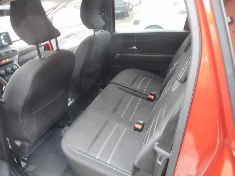 Dacia Jogger 1,0 TCe - fotka 12 z 16