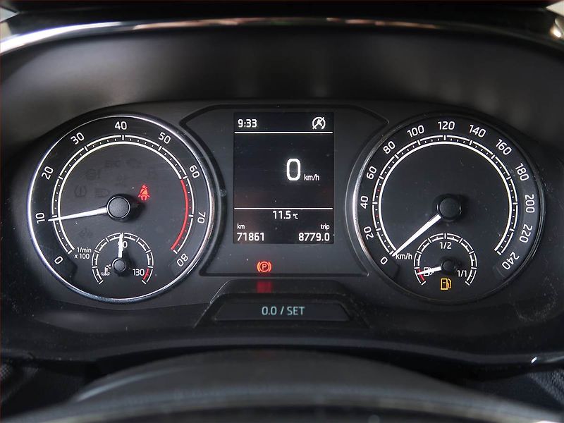 Škoda Fabia (2022) 1.0 TSI, Navi, Tempomat - fotka 11 z 18