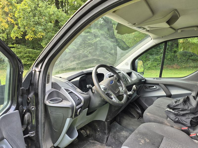 Ford Transit Custom (2015) 2.2Tdci Long Tažné Klima - fotka 16 z 24