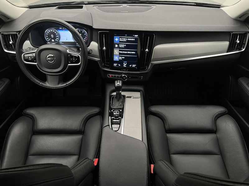 Volvo V90 T5 AWD PLUS AUT - fotka 2 z 44
