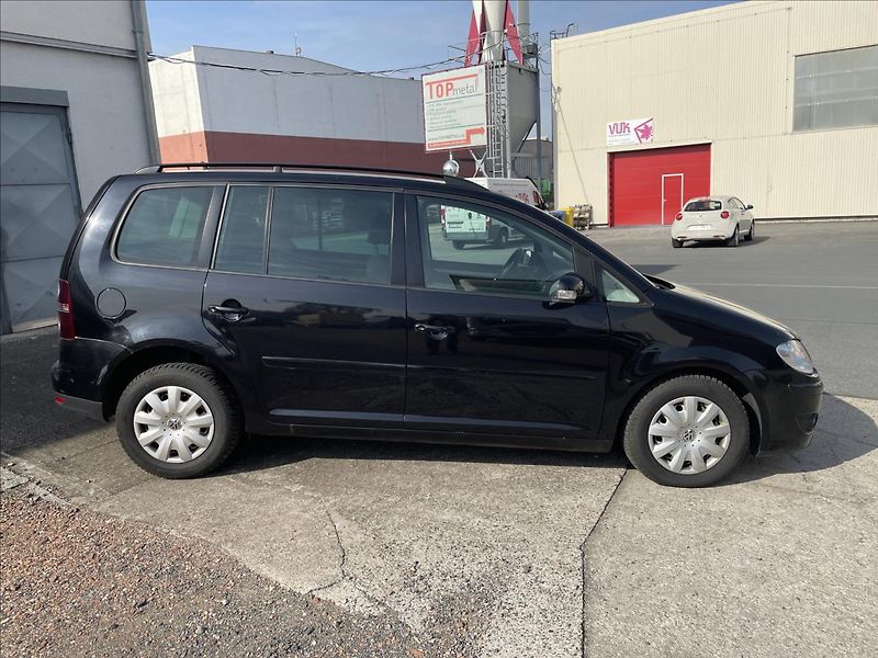 Volkswagen Touran 1,4TSI 103kW*jen 96.tis.km*Roz - fotka 4 z 40