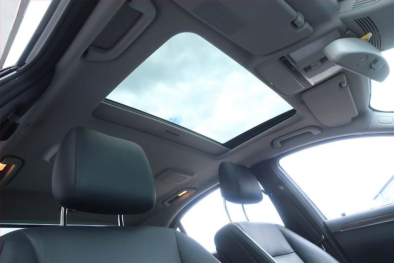 Mercedes-Benz Třídy S (2011) AMG Paket S 350 L, Automat - fotka 26 z 28