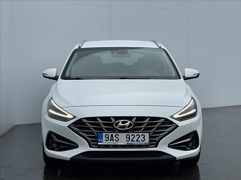 Hyundai i30 1,0 T-GDI Combi Smart PDC - fotka 21 z 22