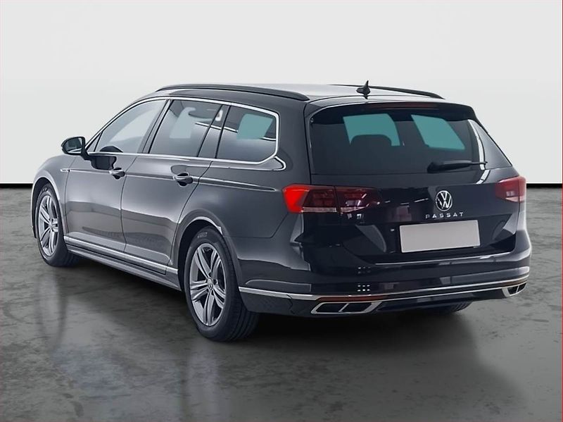 Volkswagen Passat (2022) R-Line 2.0 TDI, Automat, Kůže - fotka 4 z 23