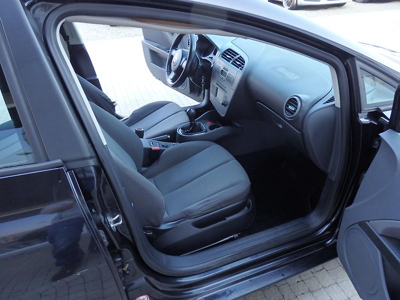 Seat Leon 1.6i 75 kW DIGI. KLIMA, LPG - fotka 10 z 14