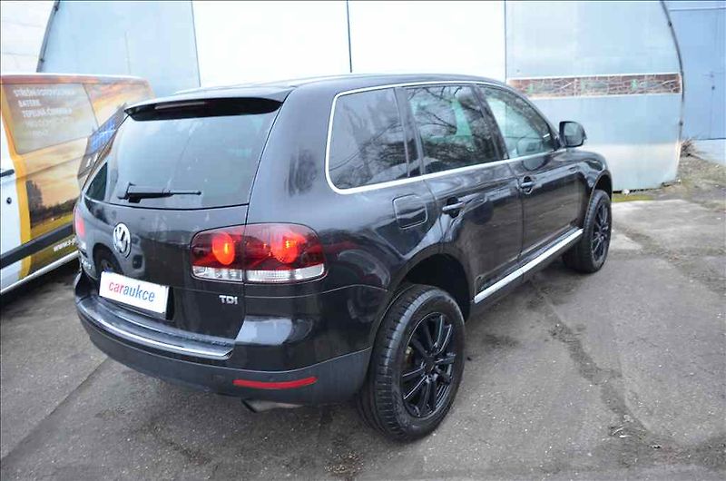 Volkswagen Touareg (2008) 2,5 TDI - fotka 4 z 19