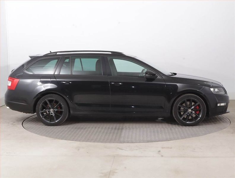 Škoda Octavia (2015) RS 2.0 TSI, Automat - fotka 6 z 17