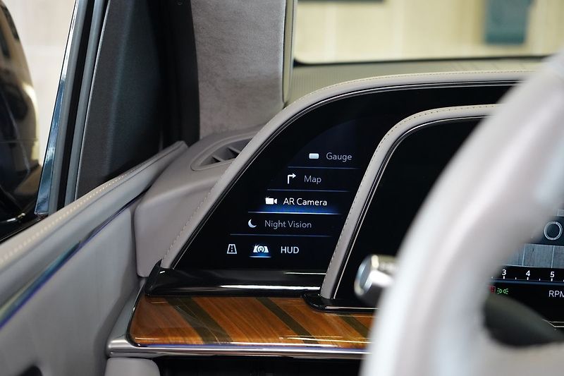 Cadillac Escalade Sport Platinum - fotka 52 z 54