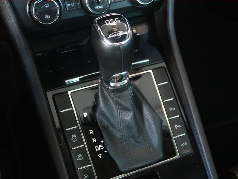 Škoda Superb (2015) 2.0 TDI, Automat, Kůže, Navi - fotka 12 z 18