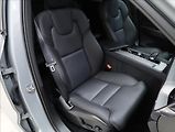 Volvo XC60 2,0 B4 AWD PLUS DARK 1. MAJ ČR - náhled 52