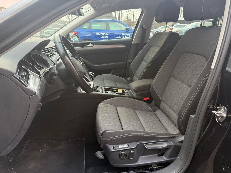 Volkswagen Passat Business 2.0 TDI 110 kW Varian - fotka 8 z 21