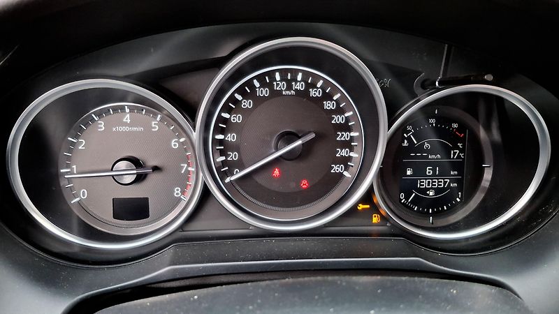 Mazda 6 2.0 benzin Facelit 1. majitel - fotka 24 z 41