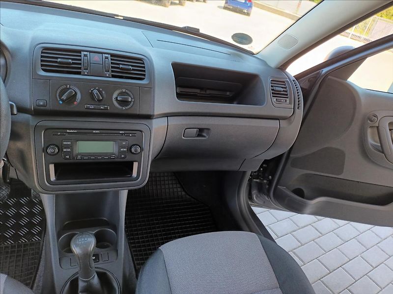 Škoda Fabia 1,4 16V,63KW,KLIMA,PO SERVISU - fotka 15 z 31