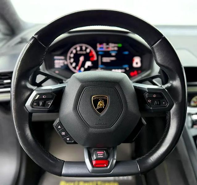 Lamborghini Huracán (2016) Zadokolka V10 - fotka 11 z 14