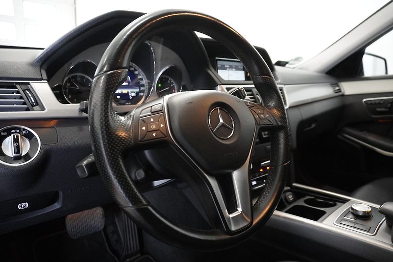 Mercedes-Benz Třídy E (2013) E200 CGI AUTOMAT - fotka 19 z 35
