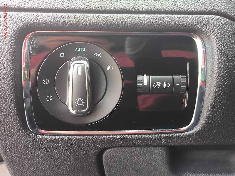 Škoda Superb (2010) 2.0 TSI, DSG, navi, bixen - fotka 16 z 20
